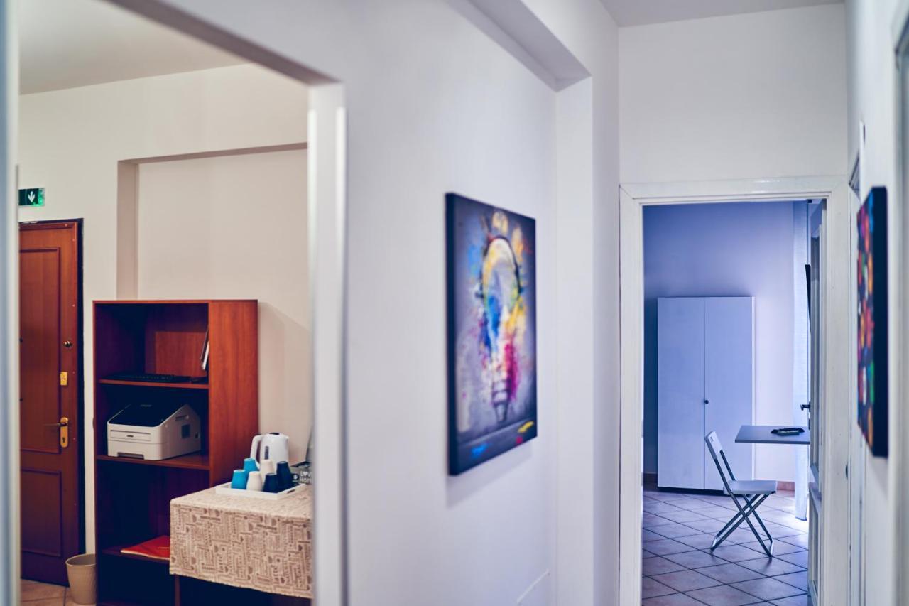 Travelershome 7Metri Guesthouse Ciampino Exterior photo