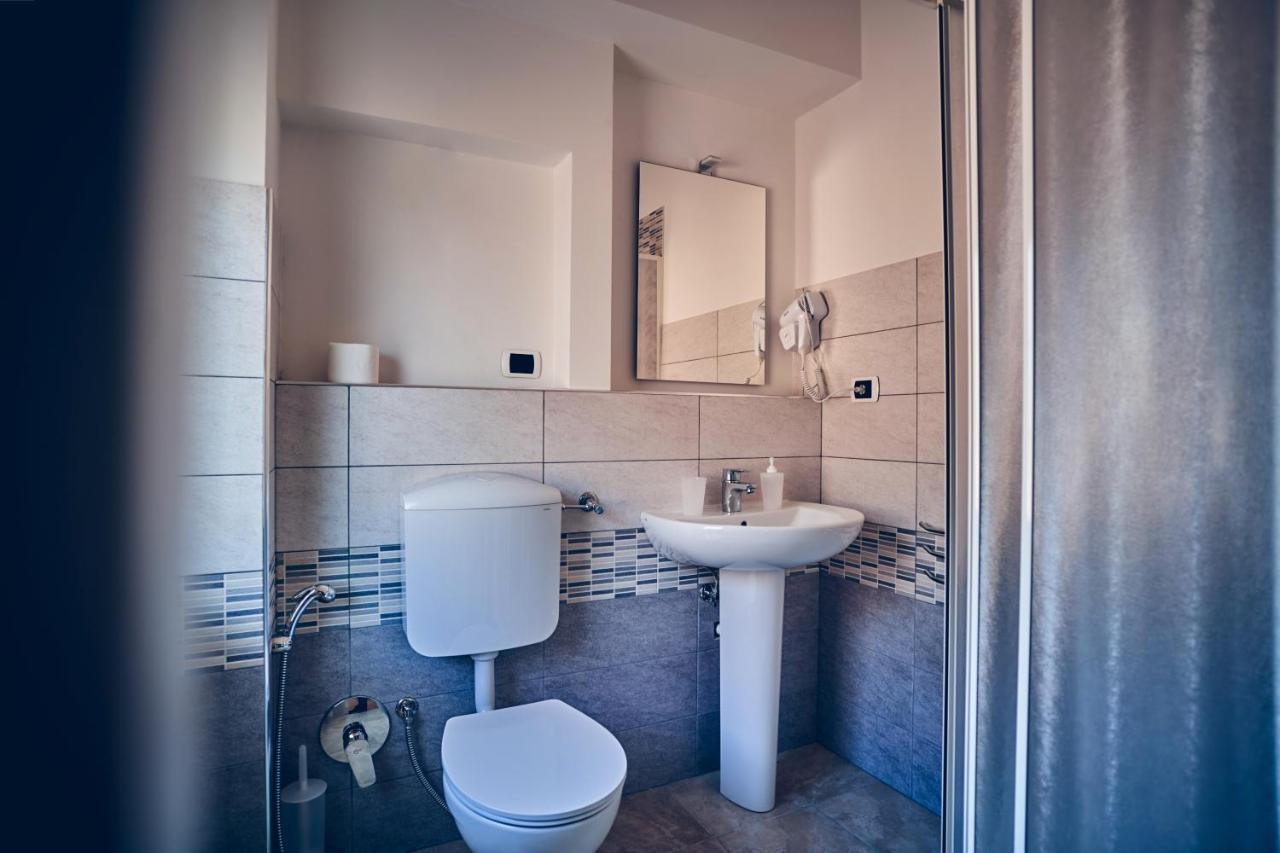 Travelershome 7Metri Guesthouse Ciampino Exterior photo