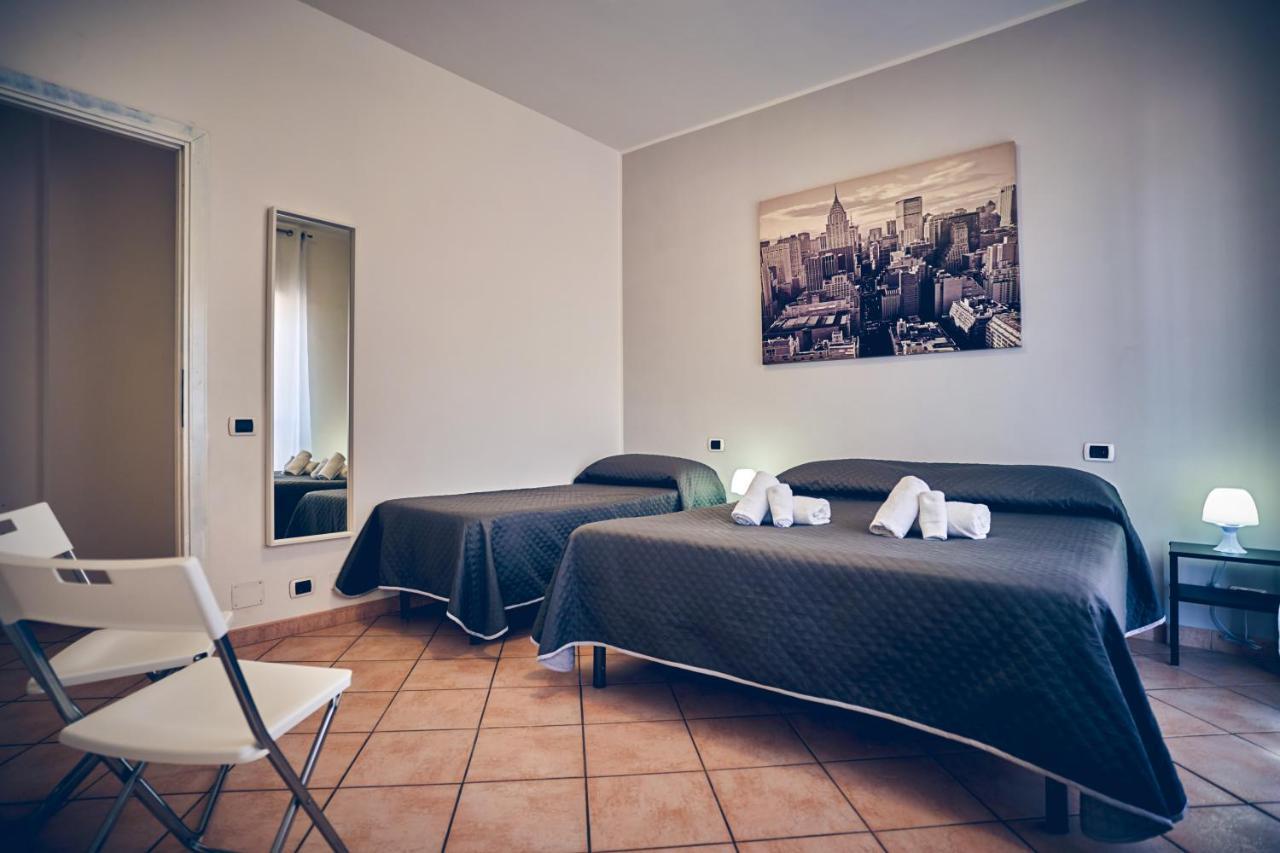 Travelershome 7Metri Guesthouse Ciampino Exterior photo