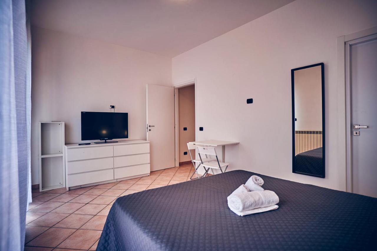Travelershome 7Metri Guesthouse Ciampino Exterior photo