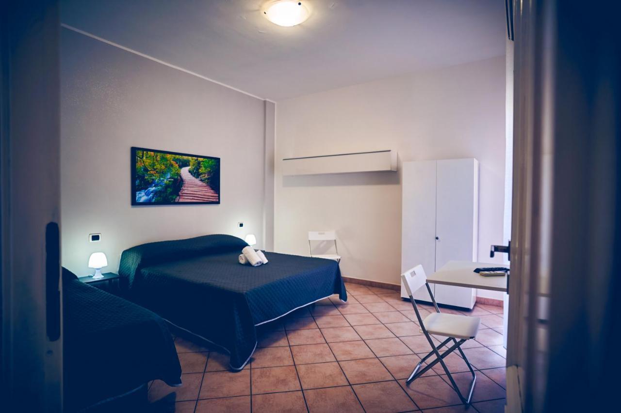 Travelershome 7Metri Guesthouse Ciampino Exterior photo