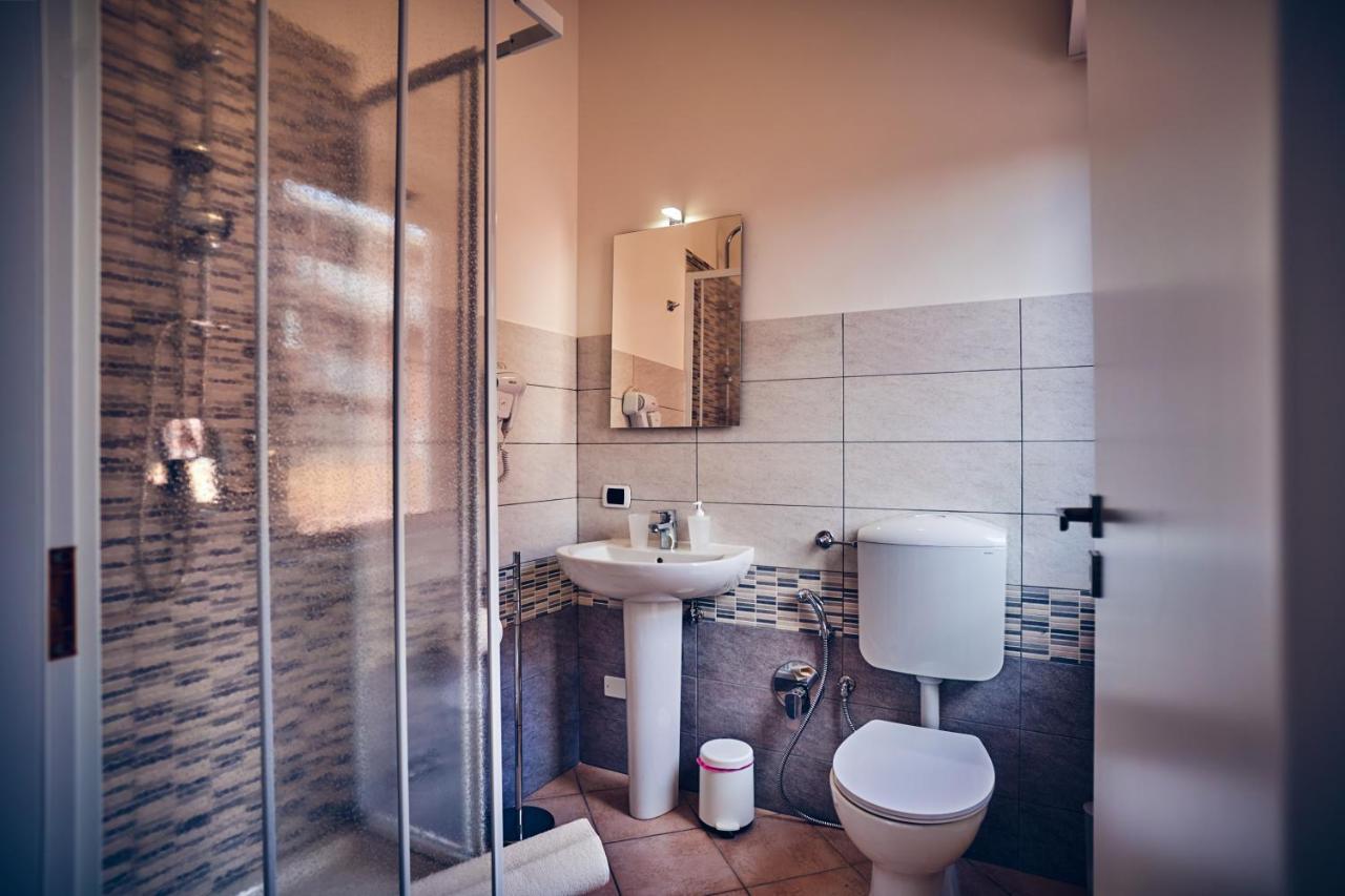 Travelershome 7Metri Guesthouse Ciampino Exterior photo