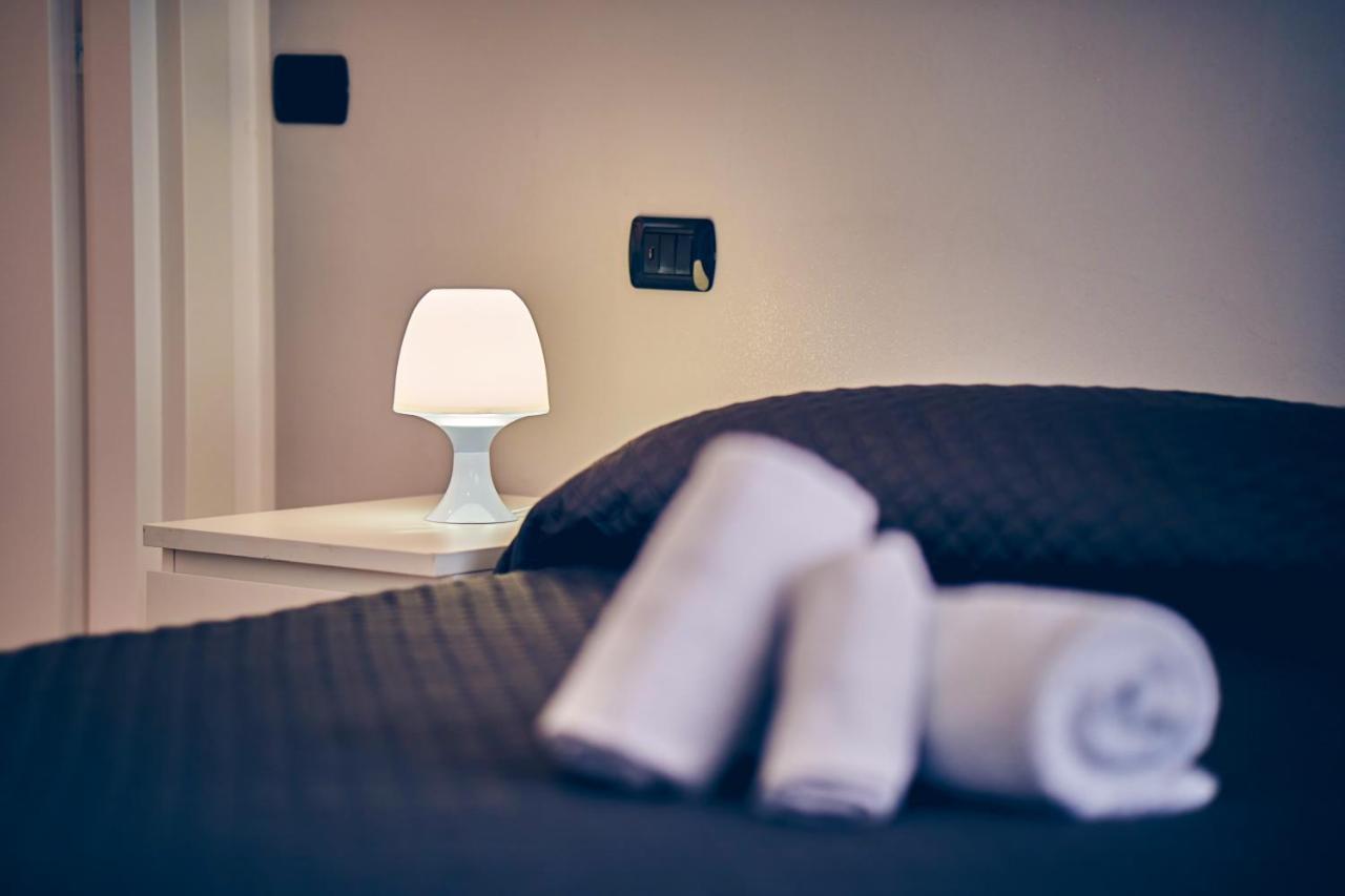 Travelershome 7Metri Guesthouse Ciampino Exterior photo