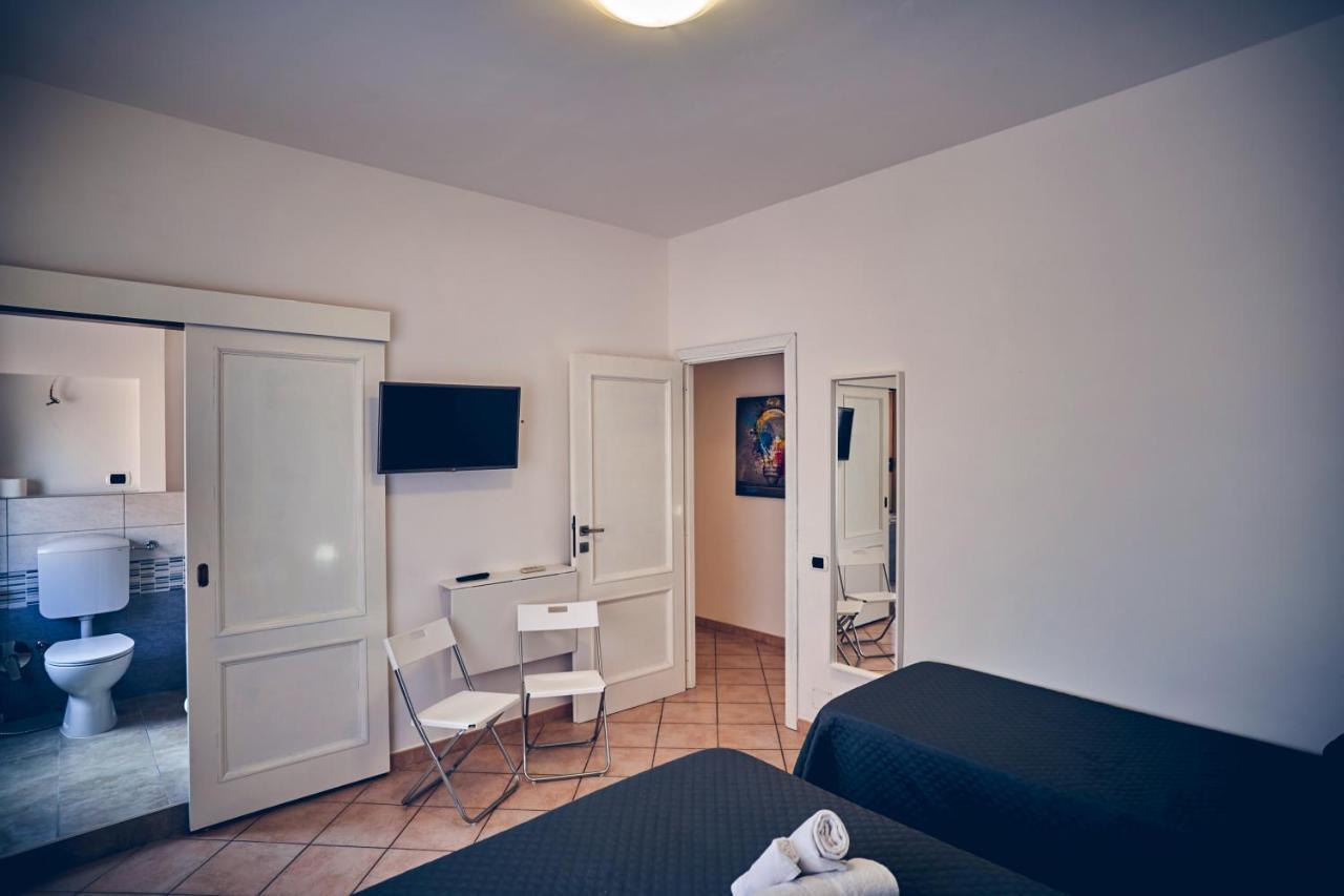 Travelershome 7Metri Guesthouse Ciampino Exterior photo