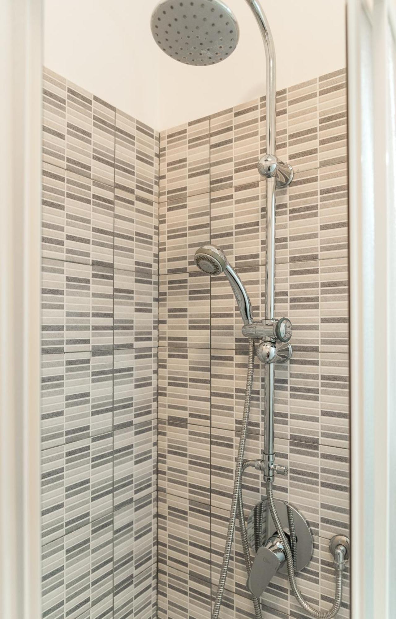 Travelershome 7Metri Guesthouse Ciampino Exterior photo