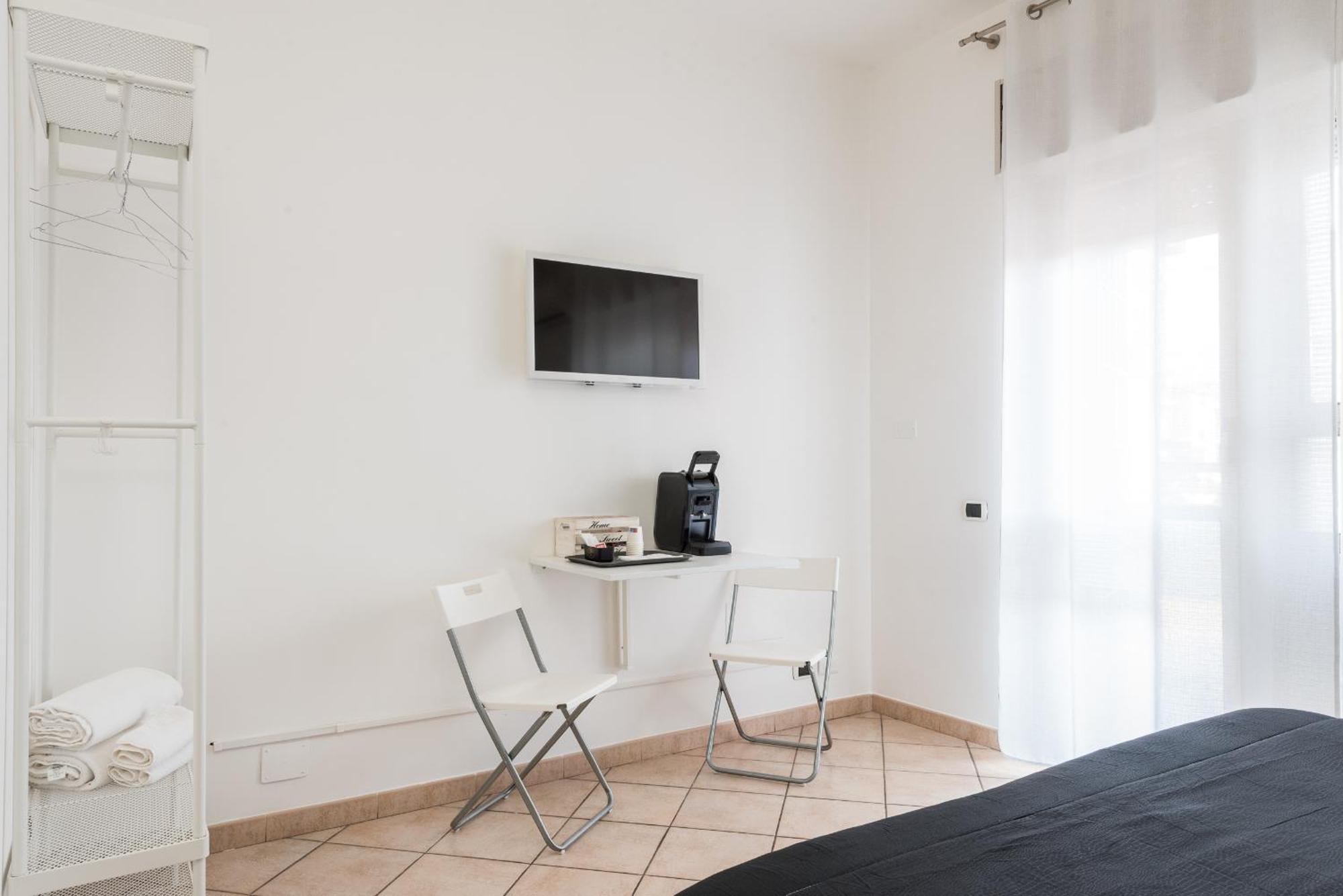 Travelershome 7Metri Guesthouse Ciampino Exterior photo